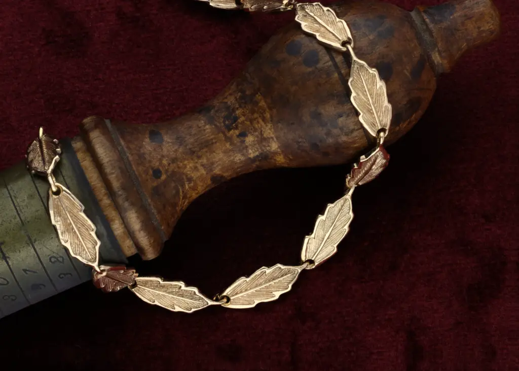 WEBSIZE_Leaf Bracelet on mandrel_.webp